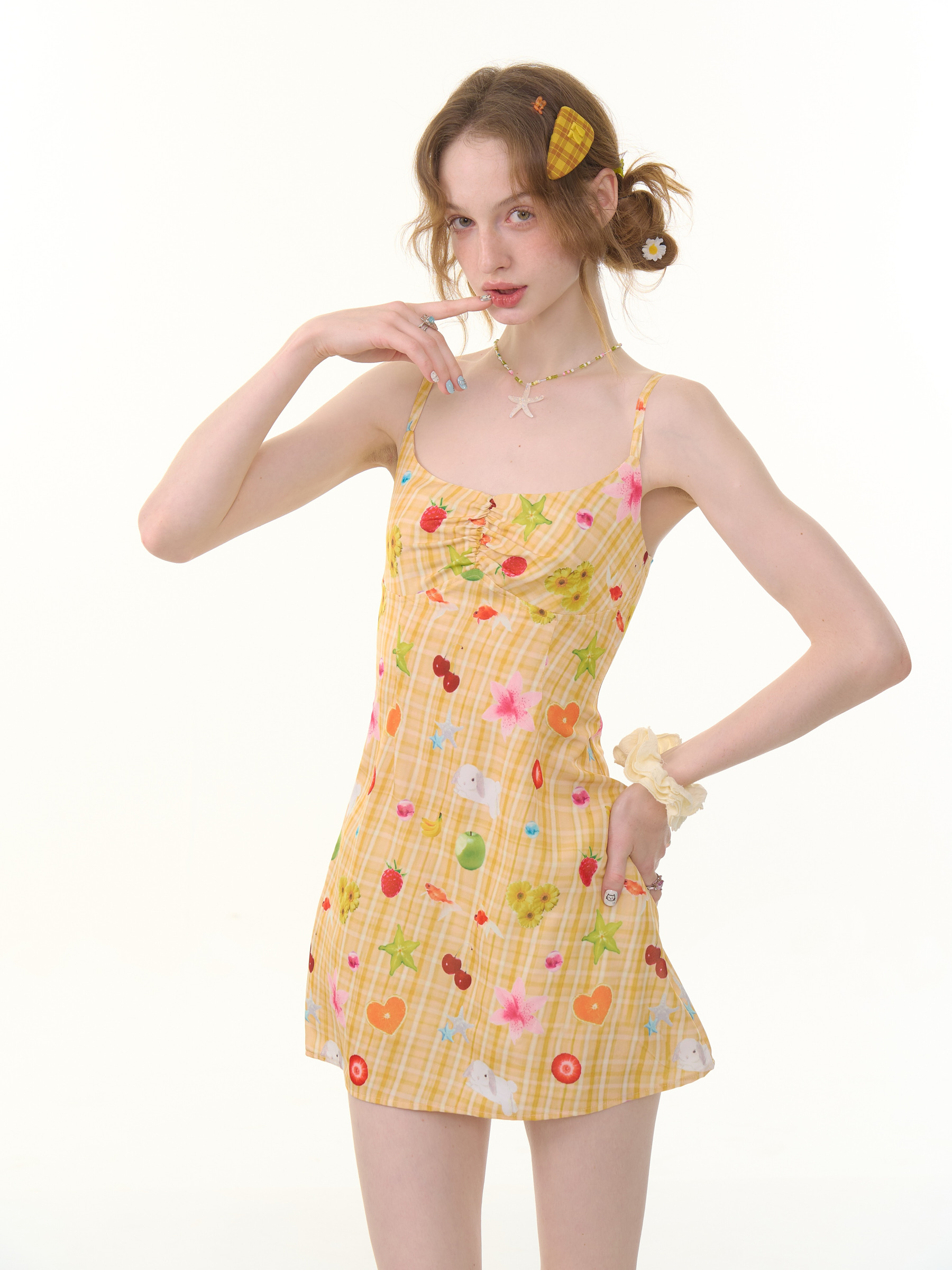 American Vintage Yellow Fruit Print Dress - Slimming Slip Dress with Defined Waist & Tropical Pattern - Image 2