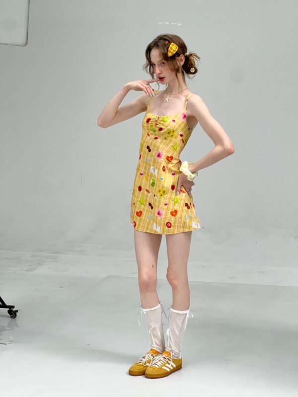 American Vintage Yellow Fruit Print Dress - Slimming Slip Dress with Defined Waist & Tropical Pattern - Image 3