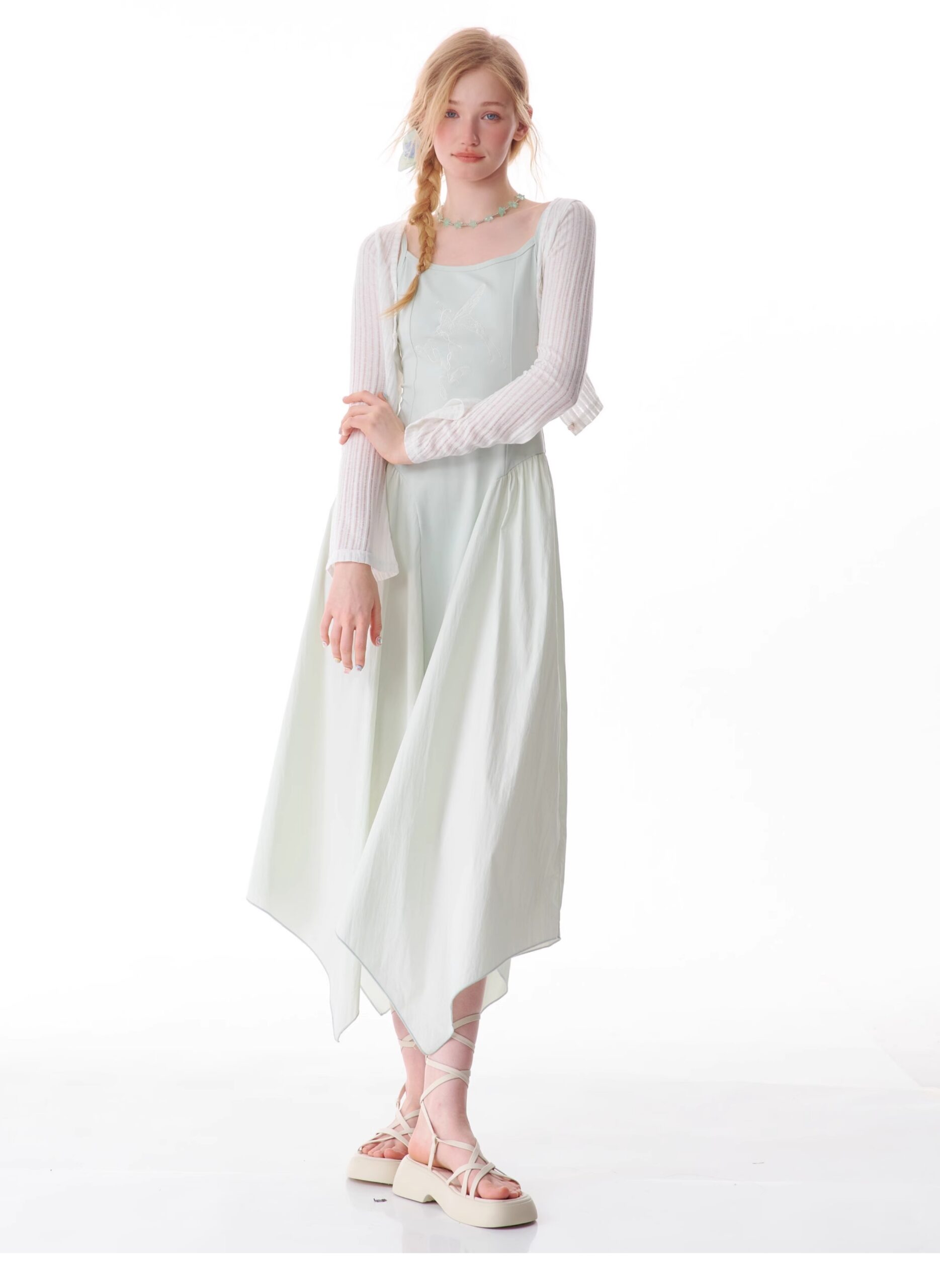 American Vintage Butterfly Maxi Dress - Elegant Slip Dress with Waist-Defining Silhouette & All-Over Butterfly Print - Image 25