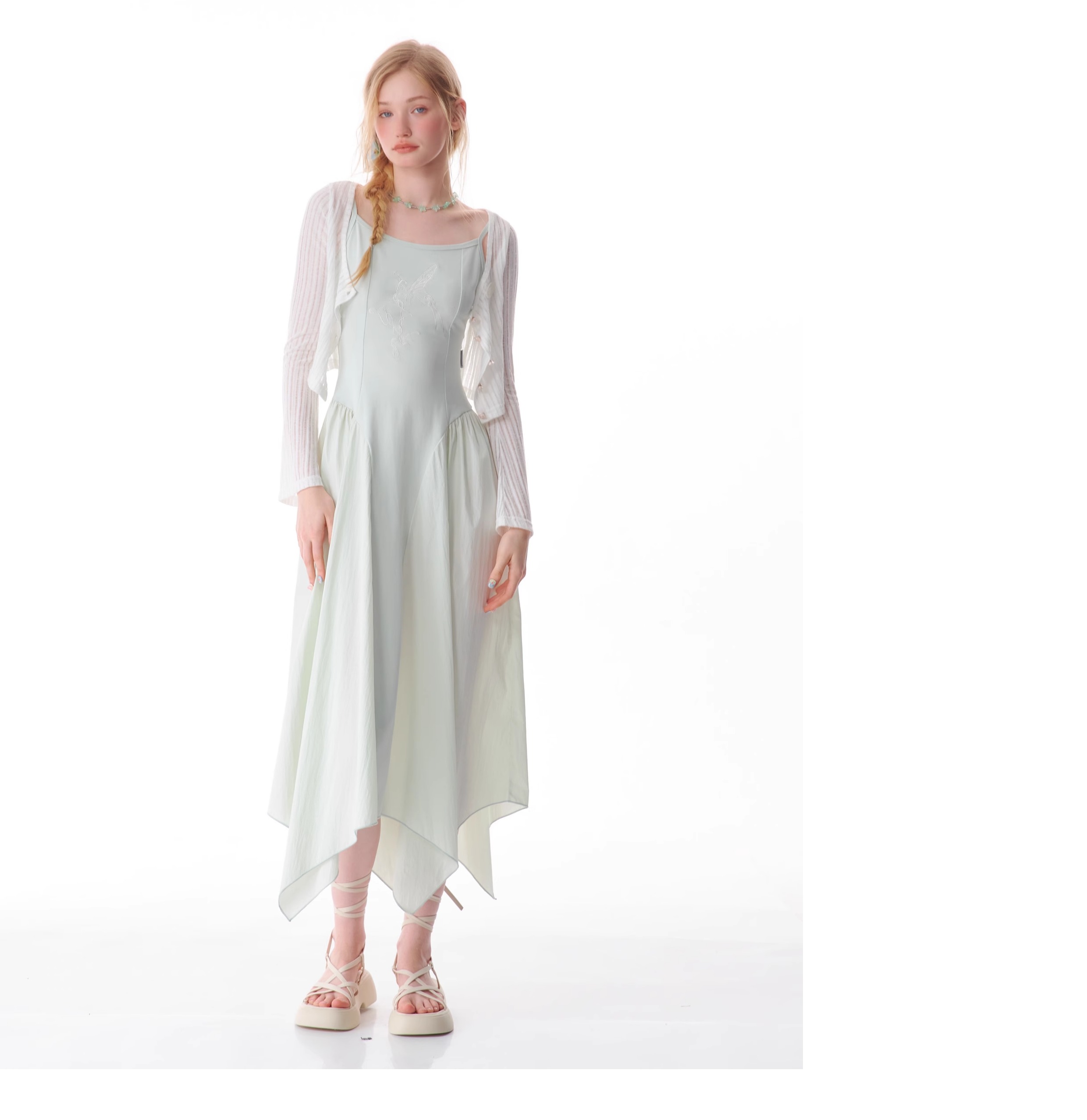 American Vintage Butterfly Maxi Dress - Elegant Slip Dress with Waist-Defining Silhouette & All-Over Butterfly Print - Image 27